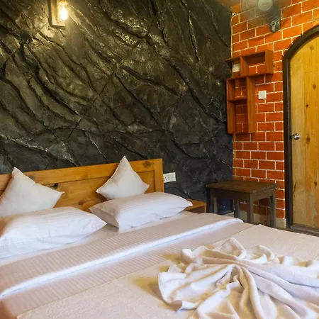 Hobbit Hole Hideaway-3